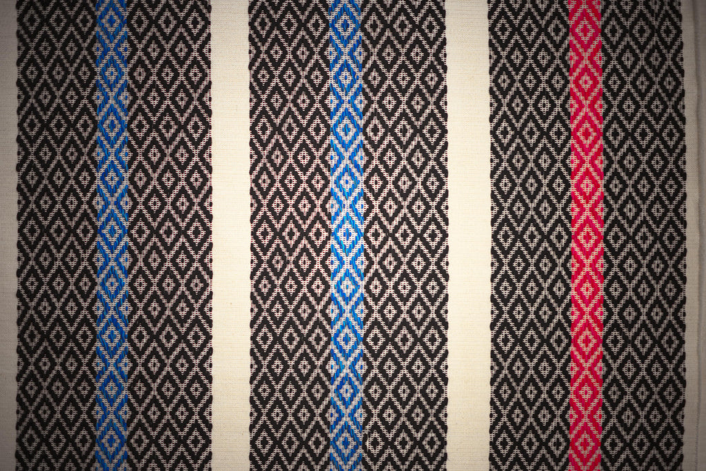 ROMBO NERO con inserti di colori vari  Lana e Cotone pannolino da 40 cm