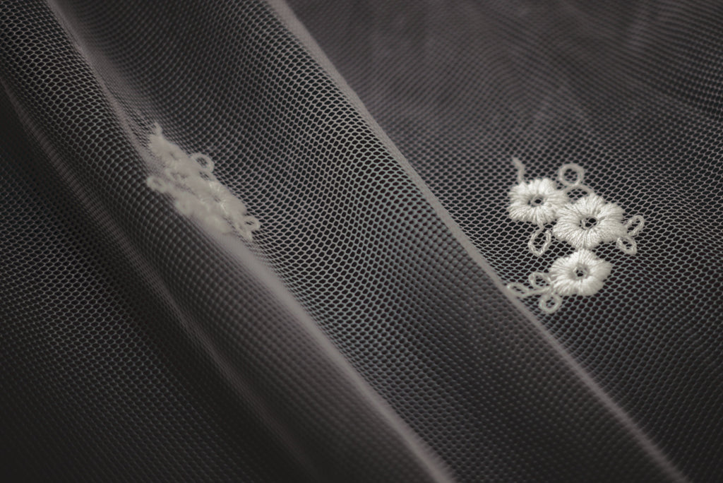 TULLE RICAMATO 1  H 125 cm 10 cm